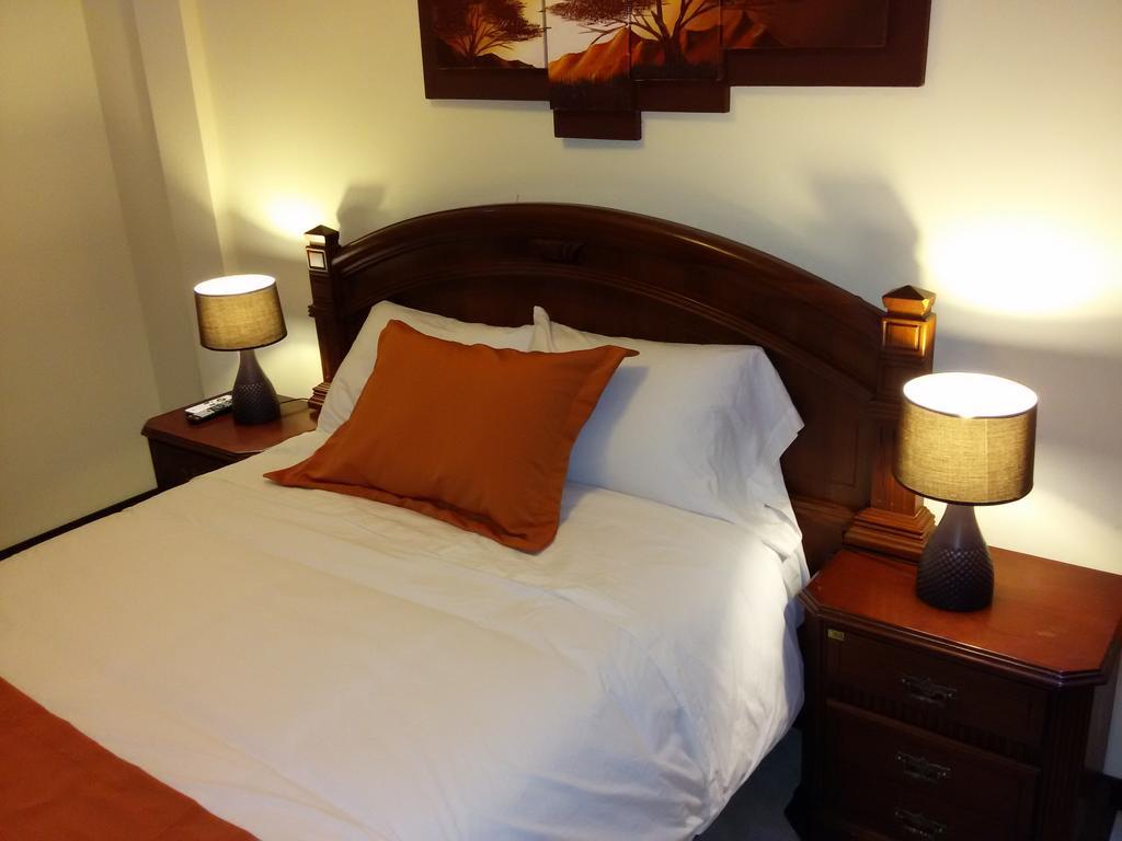 Hotel Las Mercedes Airport-Quito Tababela Room photo