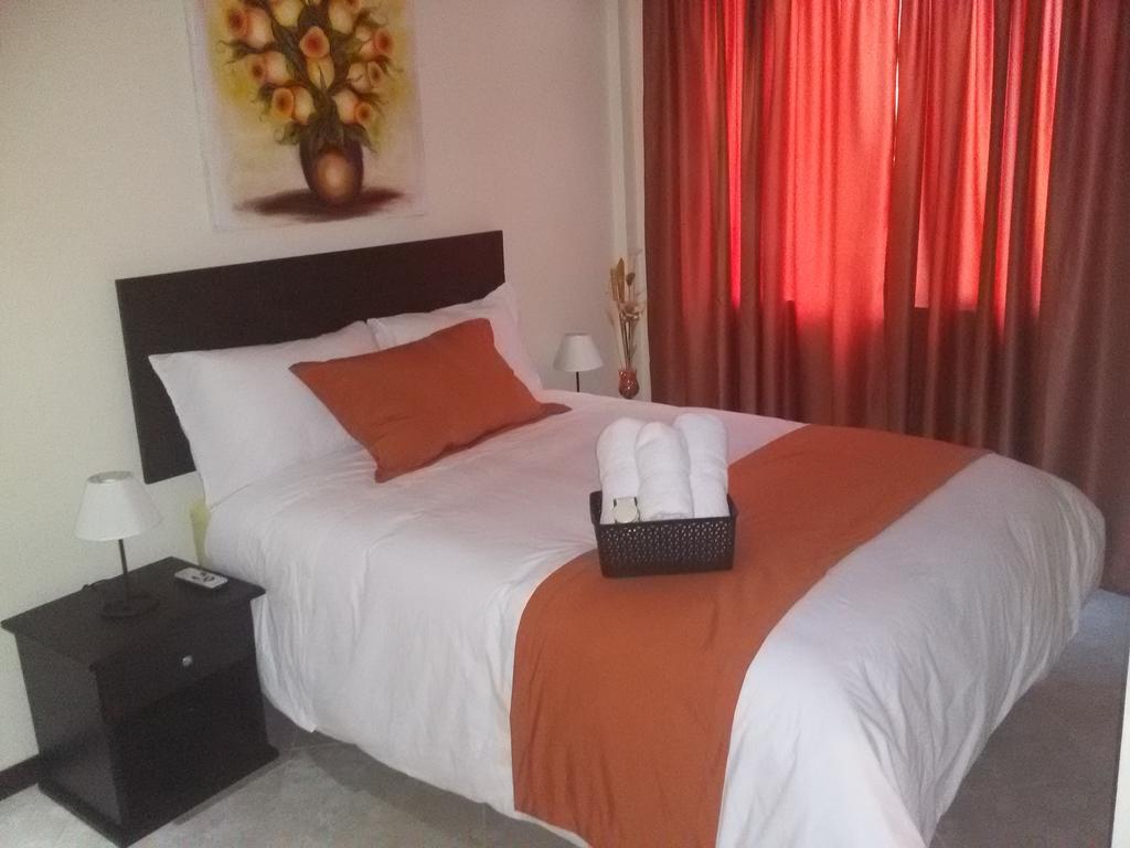 Hotel Las Mercedes Airport-Quito Tababela Room photo