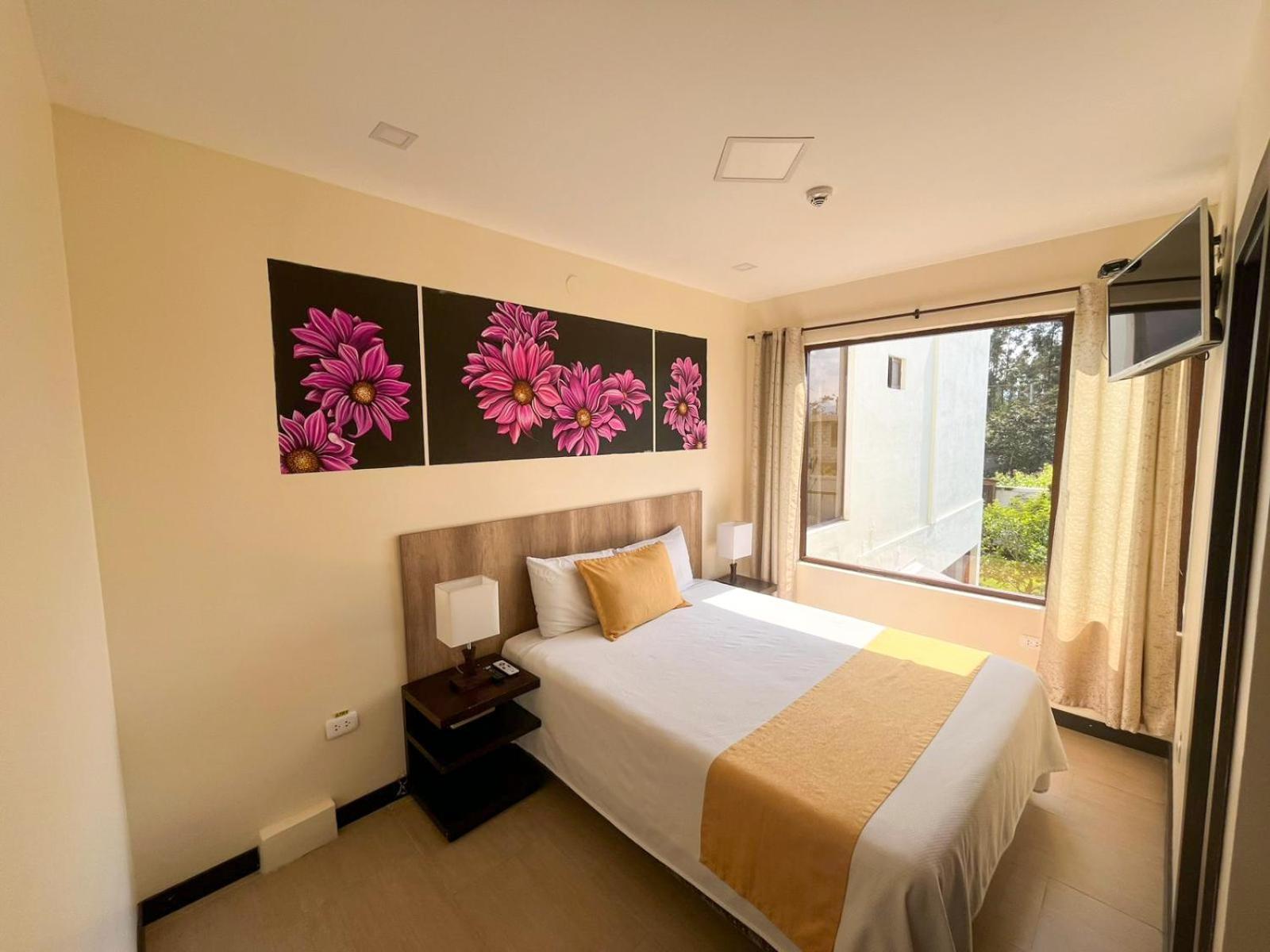 Hotel Las Mercedes Airport-Quito Tababela Exterior photo
