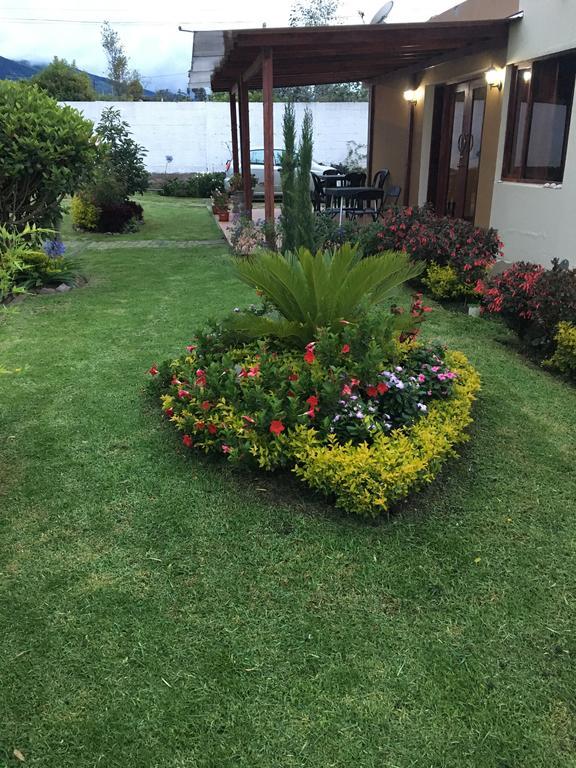 Hotel Las Mercedes Airport-Quito Tababela Exterior photo