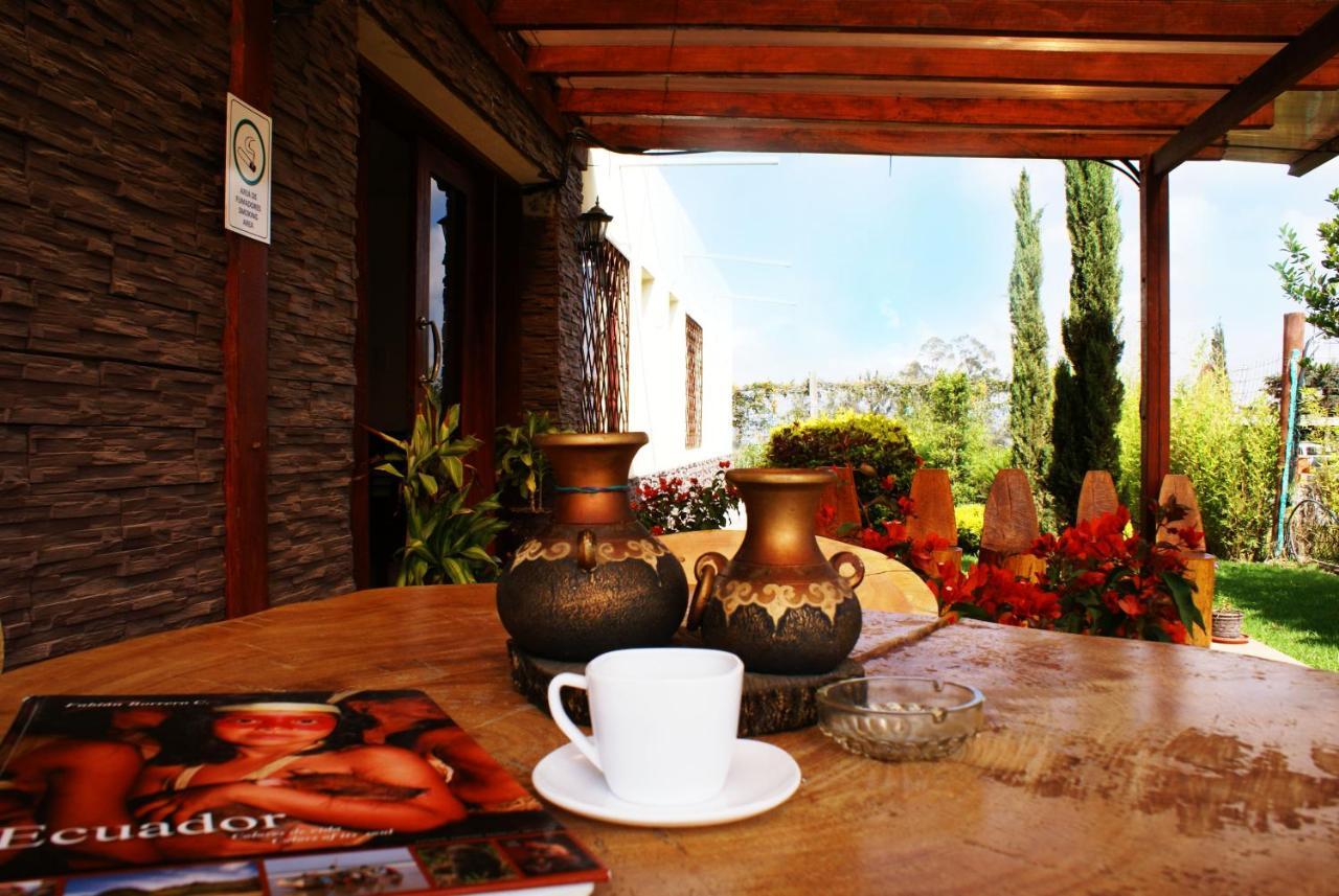 Hotel Las Mercedes Airport-Quito Tababela Exterior photo
